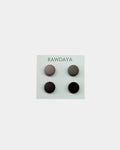 Quatre aimants à hijab finition mate sur carte Rawdaya : taupe, beige, noir et marron