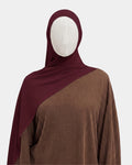 Hijab modal breathable bordeaux, porté de face - Rawdaya