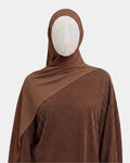 Hijab modal breathable chocolat, porté de face - Rawdaya