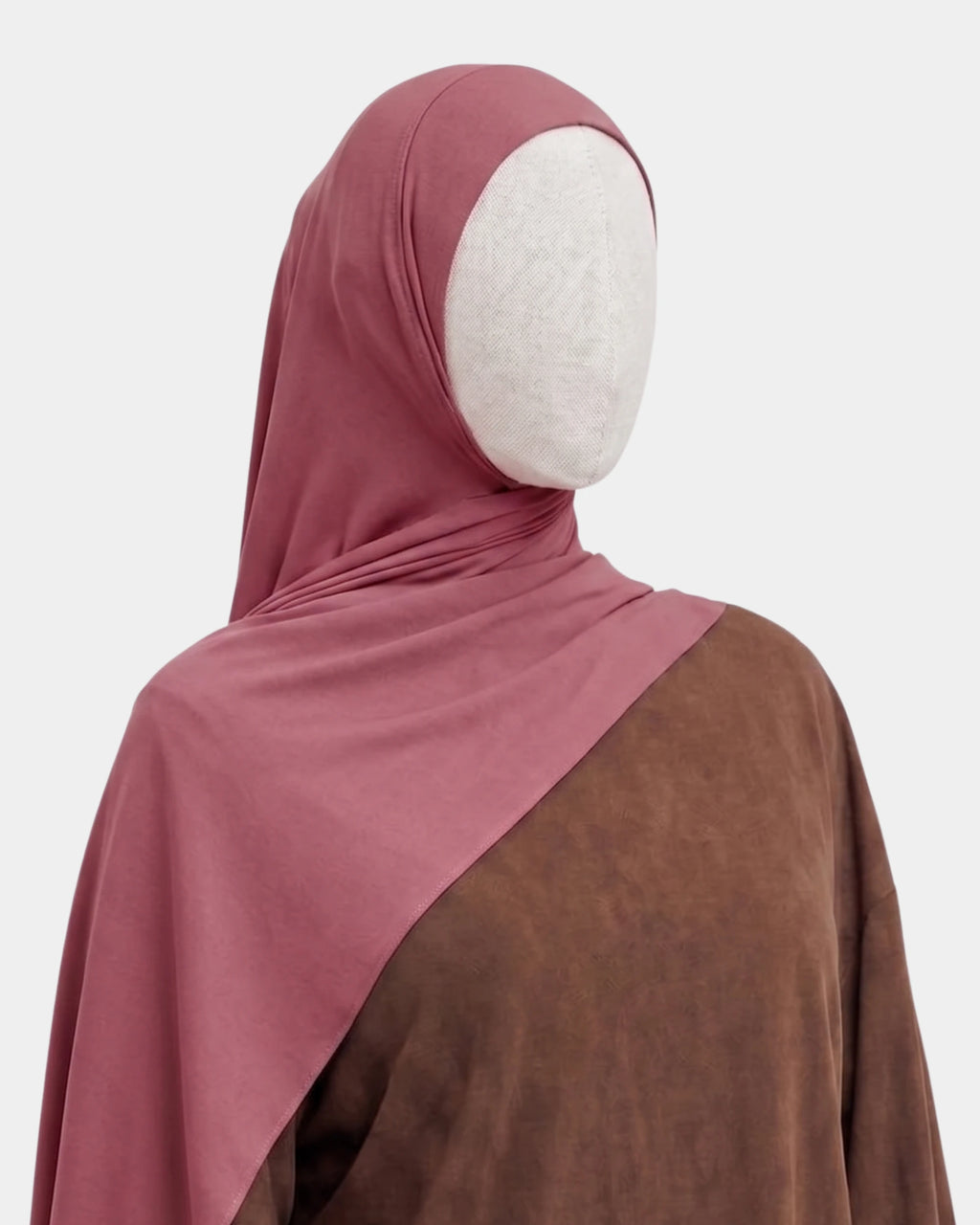 Hijab modal breathable rose poudré, vue de dos, drapé sur les épaules - Rawdaya